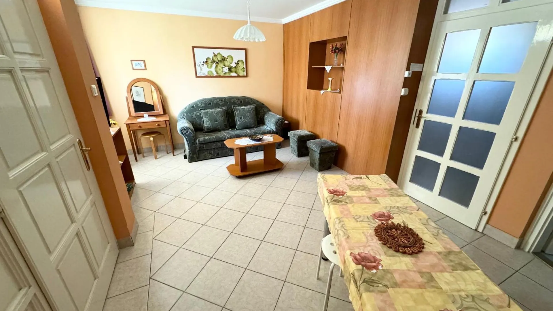 Budai Apartmanház Apartman Hajdúszoboszló 0*,